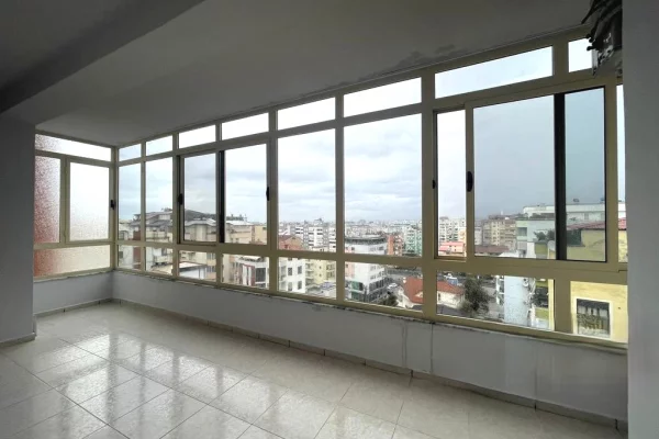 Shtepi me qera Apartament ne Tirane, 1+1, Mobilimi E mobiluar, Pagesa 550  Euro.