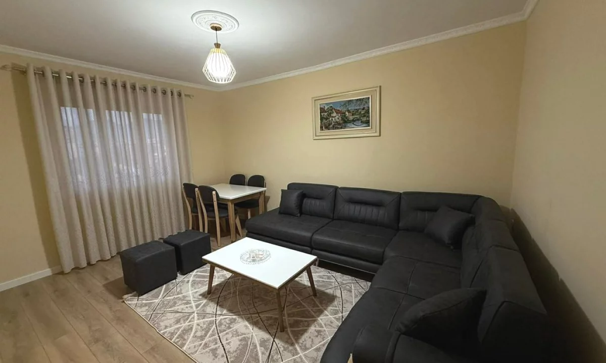 Appartamento in vendita a Tirana 2+1, Arredato