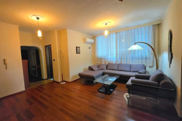 Shtepi me qera Apartament ne Tirane, 2+1, Mobilimi E mobiluar, Pagesa 1,300  Euro.