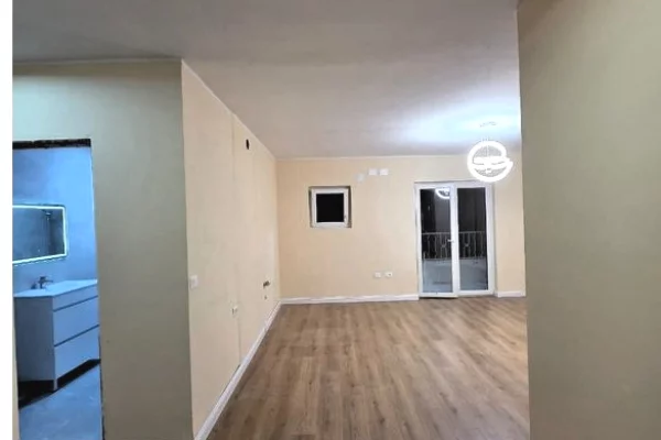 Appartamento in vendita a Tirana 2+1, Vuoto