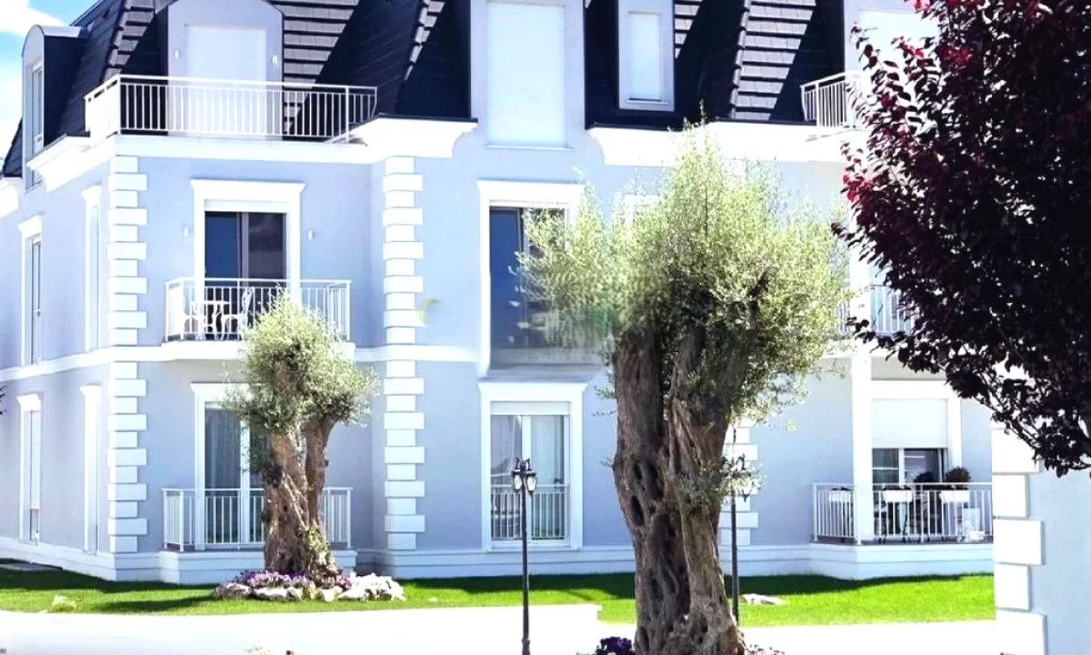 Shtepi me qera Apartament ne Tirane, 2+1, Mobilimi E mobiluar, Pagesa 2,000  Euro.