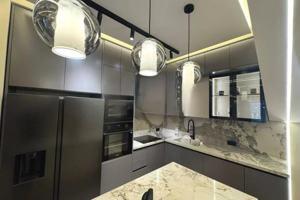 Shtepi me qera Apartament ne Tirane, 3+1, Mobilimi E mobiluar, Pagesa 3,000  Euro.