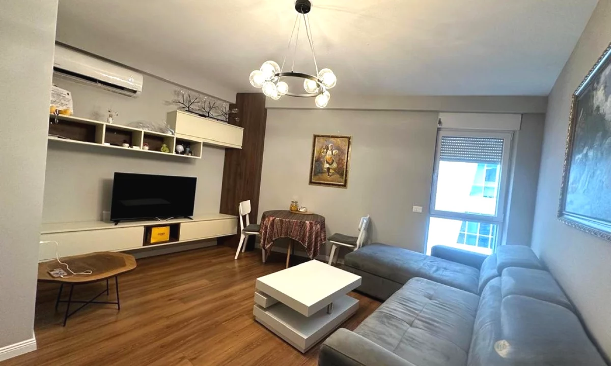 Shtepi me qera Apartament ne Tirane, 1+1, Mobilimi E mobiluar, Pagesa 650  Euro.