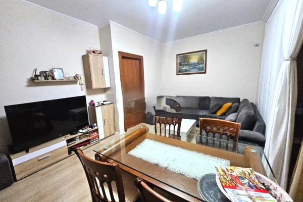 Shtepi me qera Apartament ne Tirane, 2+1, Mobilimi E mobiluar, Pagesa 750  Euro.