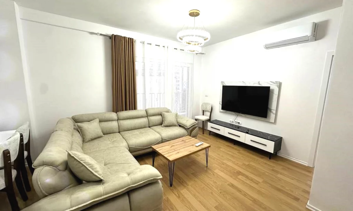 Shtepi me qera Apartament ne Tirane, 1+1, Mobilimi E mobiluar, Pagesa 700  Euro.