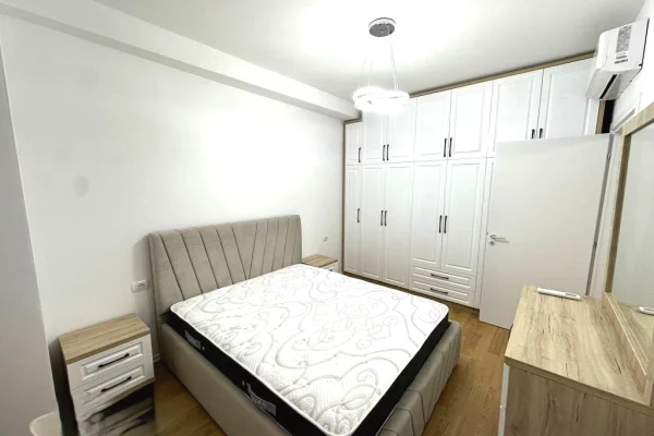 Shtepi me qera Apartament ne Tirane, 1+1, Mobilimi E mobiluar, Pagesa 700  Euro.