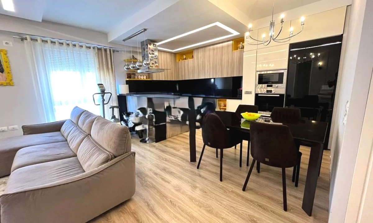 Shtepi me qera Apartament ne Tirane, 3+1, Mobilimi E mobiluar, Pagesa 1,200  Euro.
