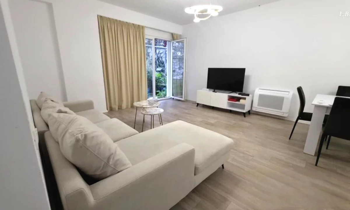 Shtepi me qera Apartament ne Tirane, 2+1, Mobilimi E mobiluar, Pagesa 800  Euro.