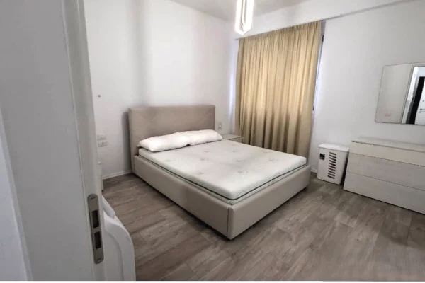 Shtepi me qera Apartament ne Tirane, 2+1, Mobilimi E mobiluar, Pagesa 800  Euro.