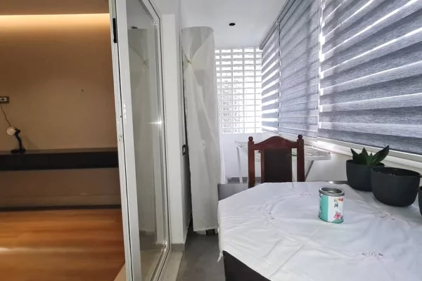 Shtepi ne shitje Apartament ne Tirane, 1+1, Mobilimi E mobiluar, Pagesa 135,000  Euro.