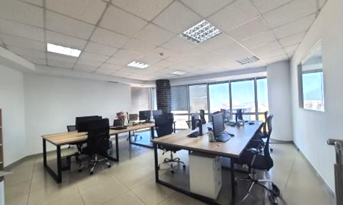 ZYRE ME QIRA PRANE "RRUGES SE DIBRES"