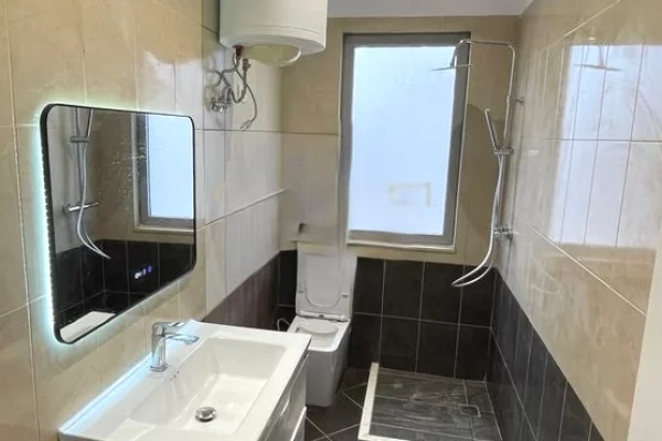 Appartamento in vendita a Tirana 1+1, Arredato