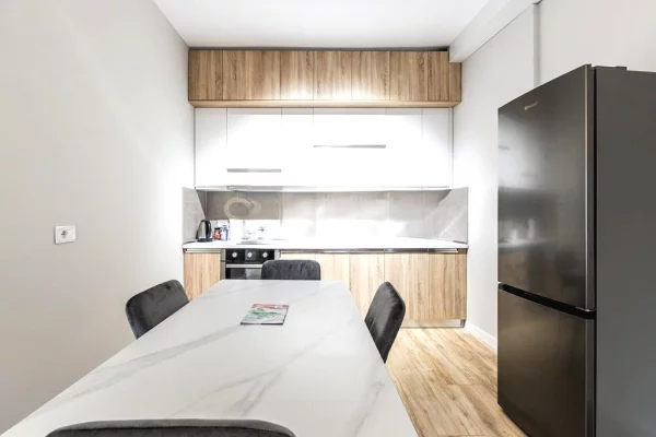 Shtepi me qera Apartament ne Tirane, 1+1, Mobilimi E mobiluar, Pagesa 1,200  Euro.