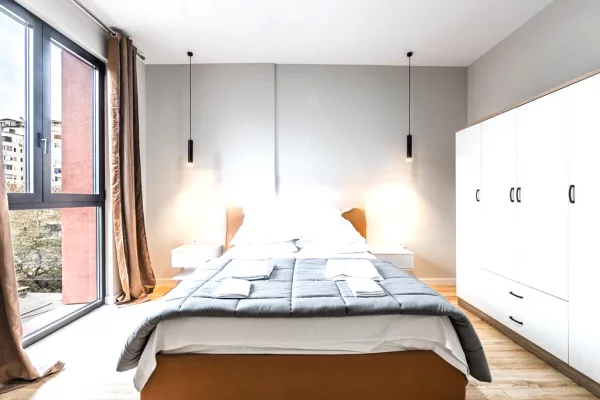 Shtepi me qera Apartament ne Tirane, 1+1, Mobilimi E mobiluar, Pagesa 1,200  Euro.