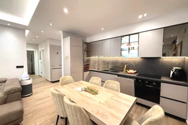 Shtepi me qera Apartament ne Tirane, 2+1, Mobilimi E mobiluar, Pagesa 1,500  Euro.