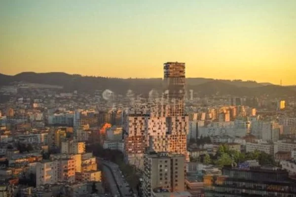 Shtepi ne shitje Apartament ne Tirane, 3+1, Mobilimi Bosh, pa mobiluar, Pagesa 377,500  Euro.