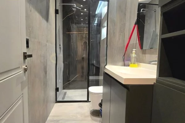 Appartamento in vendita a Tirana 1+1, Arredato