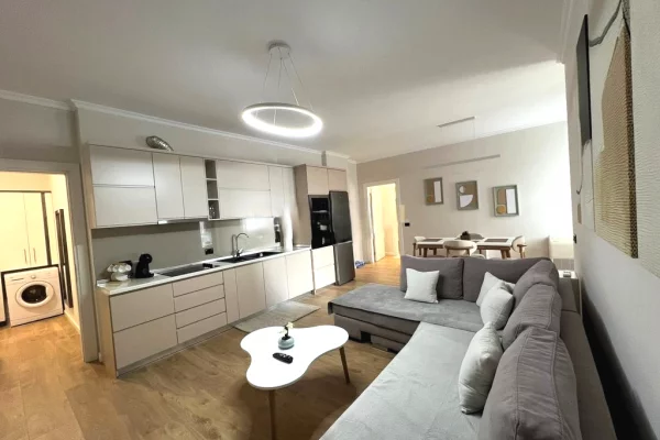 Shtepi me qera Apartament ne Tirane, 1+1, Mobilimi E mobiluar, Pagesa 1,100  Euro.