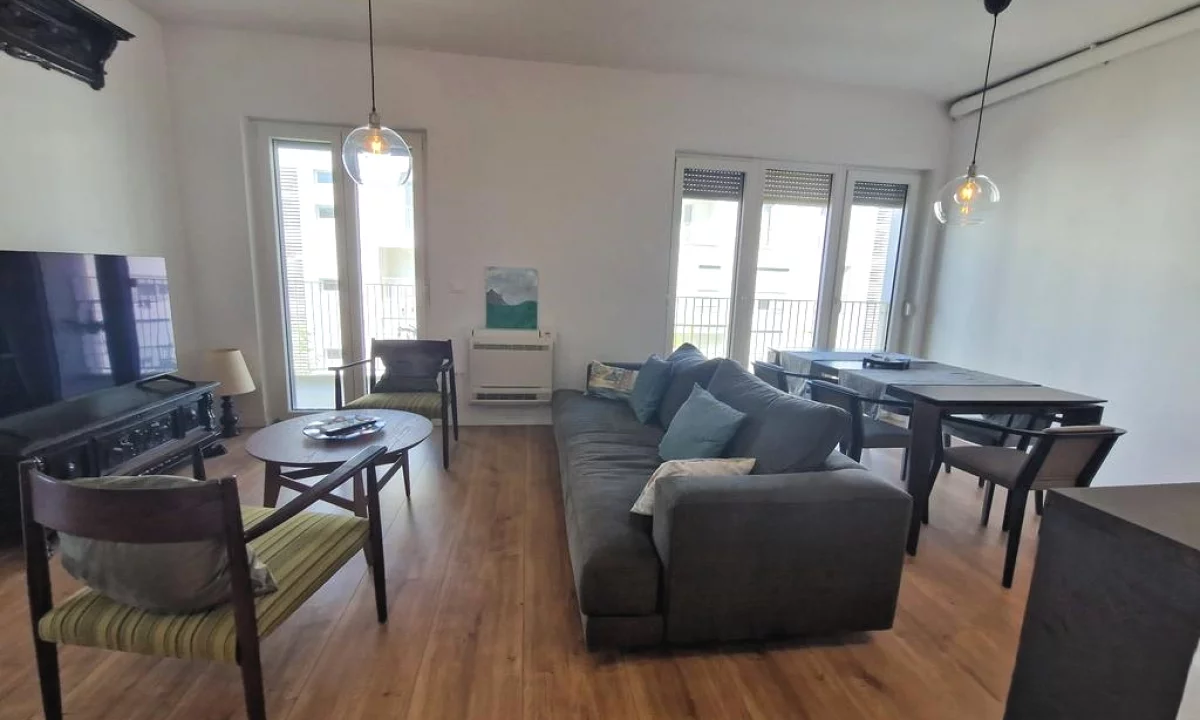 Shtepi me qera Apartament ne Tirane, 2+1, Mobilimi E mobiluar, Pagesa 1,200  Euro.