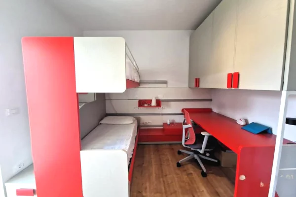 Shtepi me qera Apartament ne Tirane, 2+1, Mobilimi E mobiluar, Pagesa 1,200  Euro.