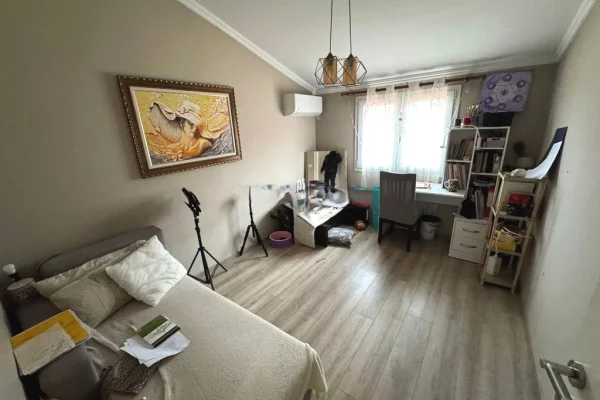 Shtepi me qera Apartament ne Tirane, 2+1, Mobilimi E mobiluar, Pagesa 600  Euro.