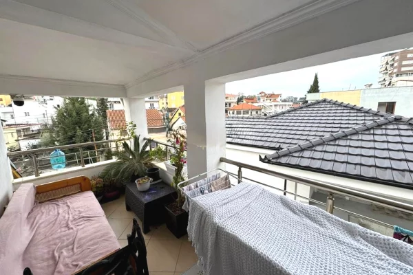 Shtepi me qera Apartament ne Tirane, 2+1, Mobilimi E mobiluar, Pagesa 600  Euro.