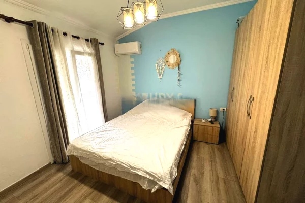Shtepi me qera Apartament ne Tirane, 2+1, Mobilimi E mobiluar, Pagesa 600  Euro.