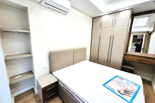 Shtepi ne shitje Apartament ne Tirane, 1+1, Mobilimi E mobiluar, Pagesa 128,000  Euro.