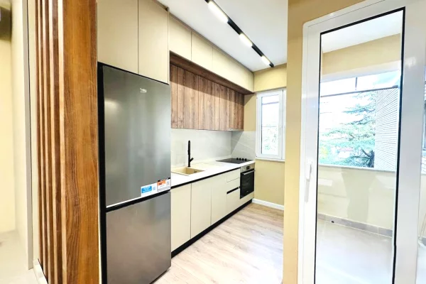 Shtepi ne shitje Apartament ne Tirane, 1+1, Mobilimi E mobiluar, Pagesa 128,000  Euro.