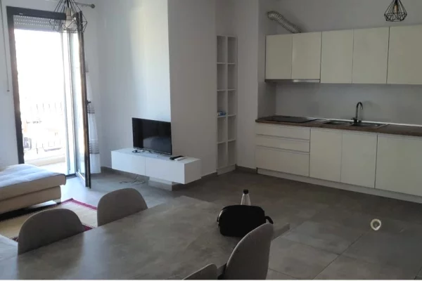 Shtepi me qera Apartament ne Tirane, 2+1, Mobilimi E mobiluar, Pagesa 600  Euro.