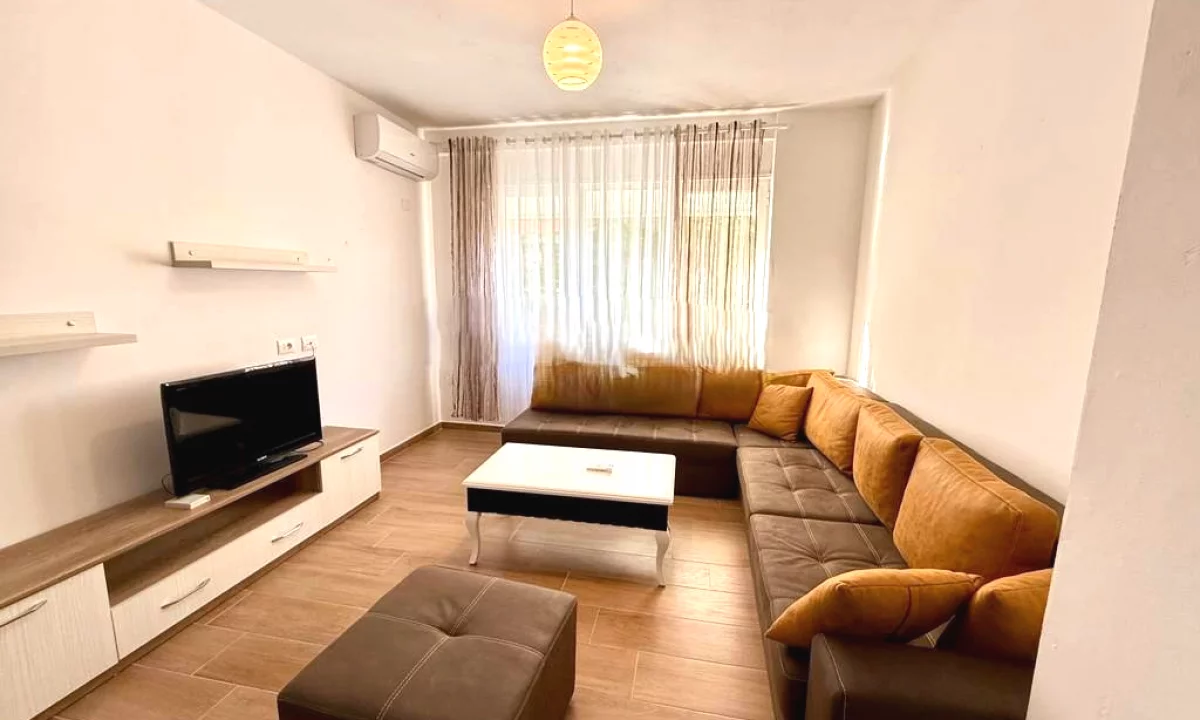Shtepi me qera Apartament ne Tirane, 1+1, Mobilimi E mobiluar, Pagesa 650  Euro.
