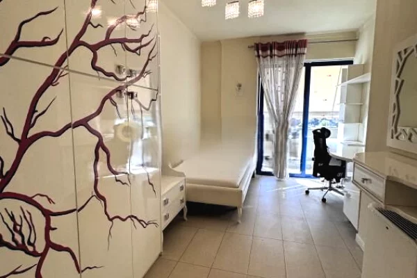 Shtepi me qera Apartament ne Tirane, 3+1, Mobilimi E mobiluar, Pagesa 1,500  Euro.