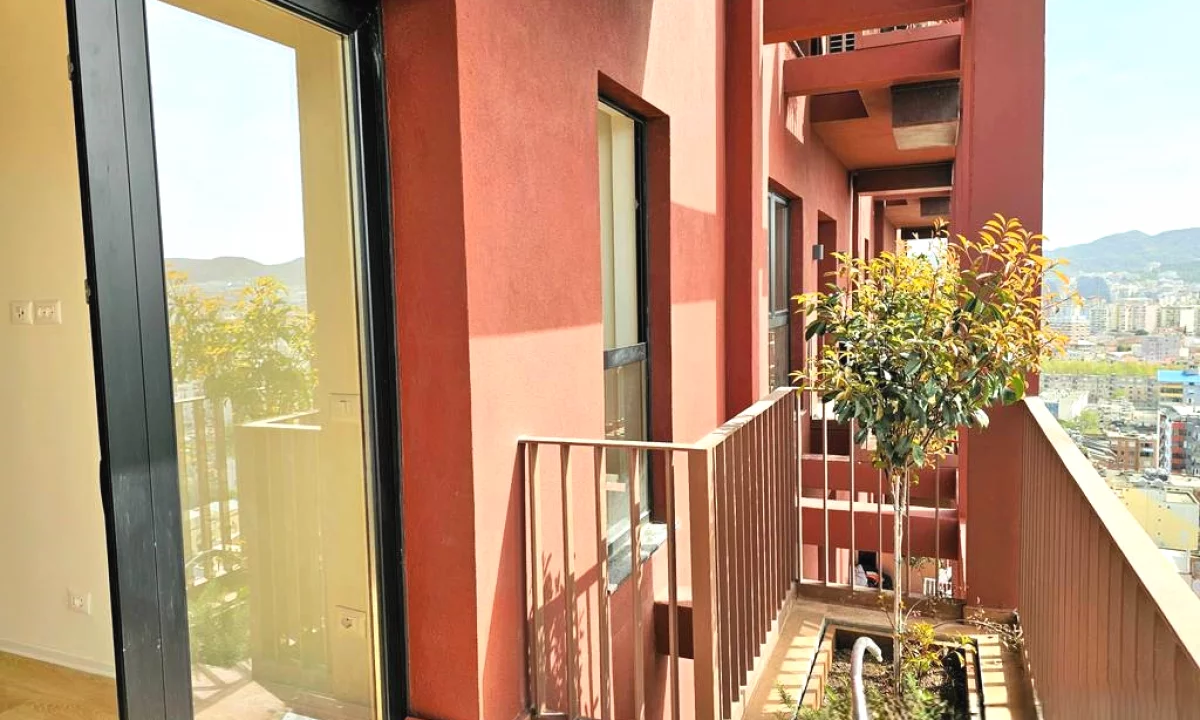 ZYRE PER QIRA NE TIRANA GARDEN BUILDING -KATI 20