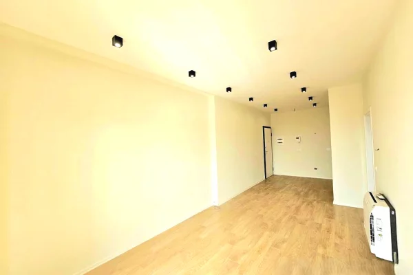 ZYRE PER QIRA NE TIRANA GARDEN BUILDING -KATI 20