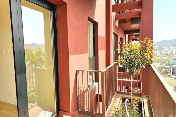 ZYRE PER QIRA NE TIRANA GARDEN BUILDING -KATI 20