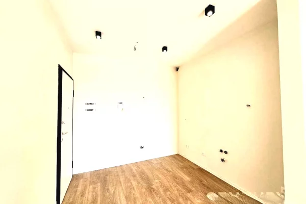 ZYRE PER QIRA NE TIRANA GARDEN BUILDING -KATI 20