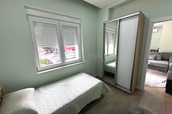 Appartamento in vendita a Tirana 2+1, Arredato