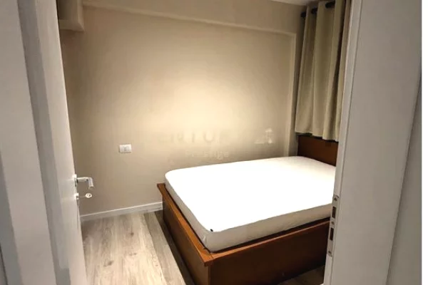 Shtepi me qera Apartament ne Tirane, 2+1, Mobilimi E mobiluar, Pagesa 550  Euro.