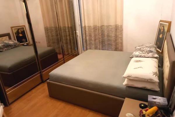 Shtepi ne shitje Apartament ne Tirane, 2+1, Mobilimi E mobiluar, Pagesa 210,450  Euro.