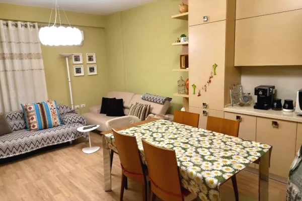 Shtepi ne shitje Apartament ne Tirane, 2+1, Mobilimi E mobiluar, Pagesa 210,450  Euro.