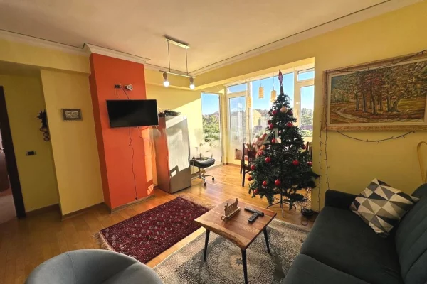 Shtepi me qera Apartament ne Tirane, 2+1, Mobilimi E mobiluar, Pagesa 800  Euro.