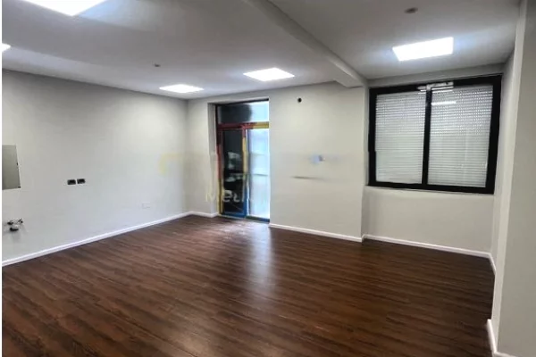 Ambient biznesi me qera 3+1 ne Tirane - 1,500 Euro