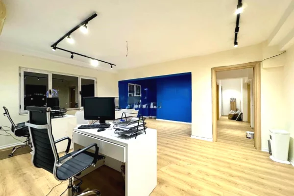 ZYRE PER QIRA TEK PIAZZA!