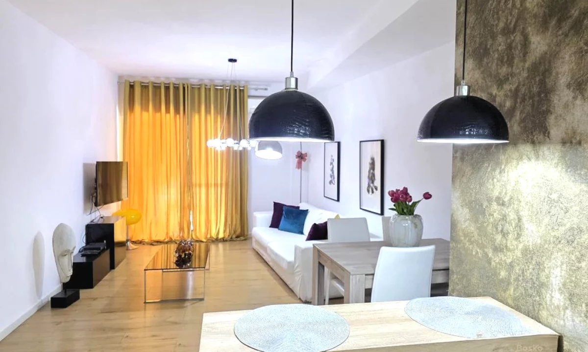 Shtepi me qera Apartament ne Tirane, 2+1, Mobilimi E mobiluar, Pagesa 800  Euro.