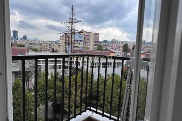 Shtepi ne shitje Apartament ne Tirane, 2+1, Mobilimi E mobiluar, Pagesa 139,000  Euro.