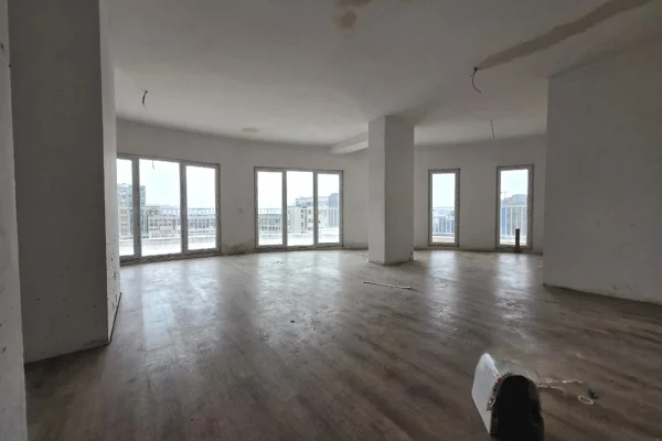 Zyre 3+2 Me Qira ne Zogu i Zi