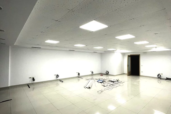 AMBIENT ZYRE ME QIRA, blloku, TIRANE!