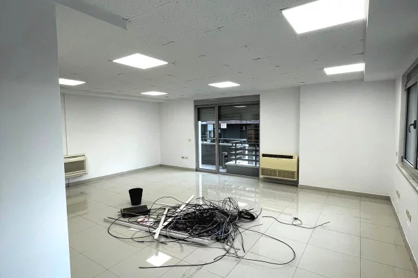 AMBIENT ZYRE ME QIRA, blloku, TIRANE!