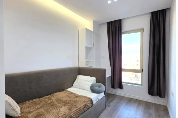 Shtepi me qera Apartament ne Tirane, 2+1, Mobilimi E mobiluar, Pagesa 2,000  Euro.