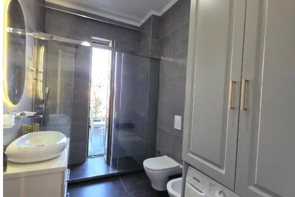 Shtepi me qera Apartament ne Tirane, 2+1, Mobilimi E mobiluar, Pagesa 2,000  Euro.